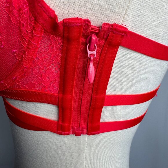 Vintage Y2K Victorias Secret Very Sexy Unlined Demi Red Lace Strappy Bra 34B - Picture 5 of 8